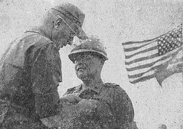 MG Fred Weyand decorates Lt. Col. William Brown